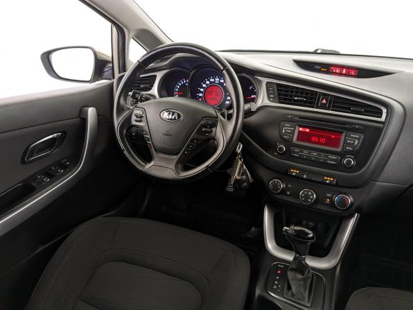 Kia Ceed II Рестайлинг с пробегом 2016 года, цена 1 550 000 рублей, 76045 км, хэтчбек, Автокод Объявления