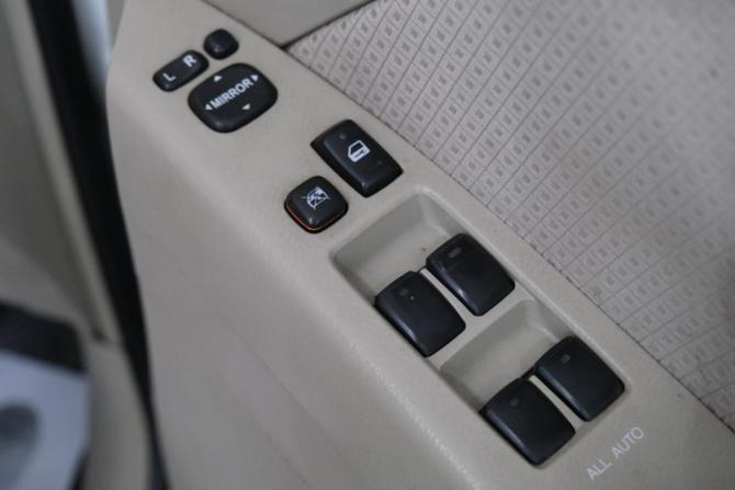 Toyota ISis I Рестайлинг с пробегом 2010 года, цена 1 039 000 рублей, 307000 км, компактвэн, Автокод Объявления