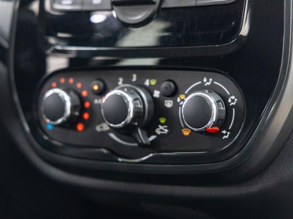 Renault Kaptur I Рестайлинг с пробегом 2021 года, цена 1 298 000 рублей, 35200 км, внедорожник, Автокод Объявления