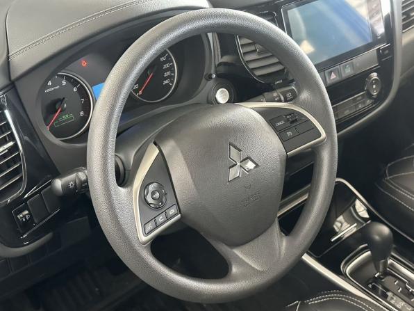 Mitsubishi Outlander III Рестайлинг 3 с пробегом 2022 года, цена 2 270 000 рублей, 76900 км, внедорожник, Автокод Объявления