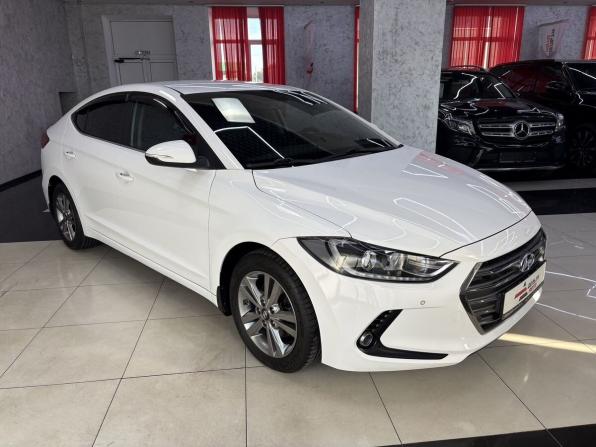 Hyundai Elantra VI (AD) с пробегом 2018 года, цена 1 685 000 рублей, 106529 км, седан, Автокод Объявления