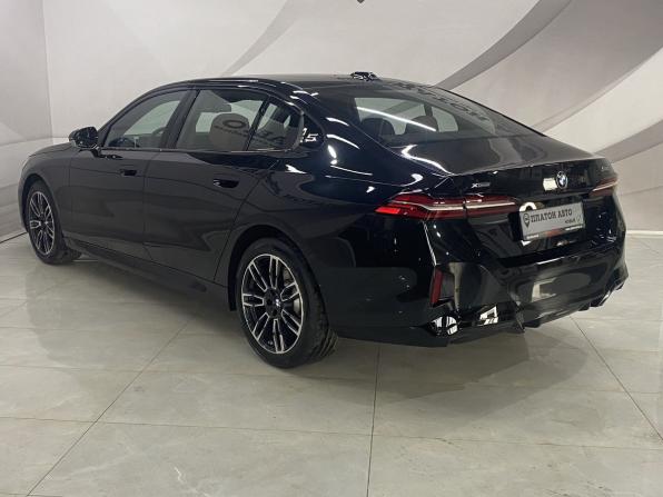 Новый BMW 5 серии VIII (G60/G61/G68) 2025 года, цена 8 799 000 рублей, седан, Автокод Объявления