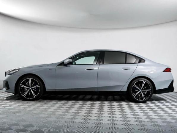 BMW 5 серии VIII (G60/G61/G68) с пробегом 2025 года, цена 7 870 500 рублей, 11500 км, седан, Автокод Объявления