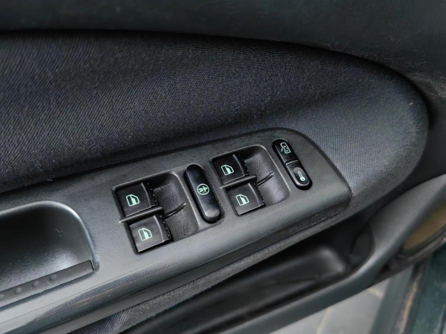 Skoda Octavia I (A4) Рестайлинг Москва  - изображение 19