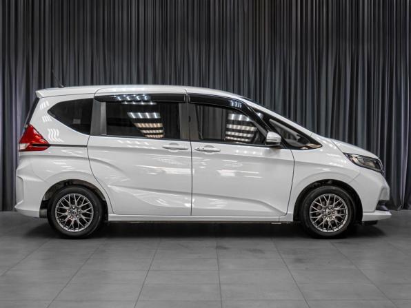 Honda Freed II Рестайлинг с пробегом 2020 года, цена 1 819 000 рублей, 71949 км, компактвэн, Автокод Объявления