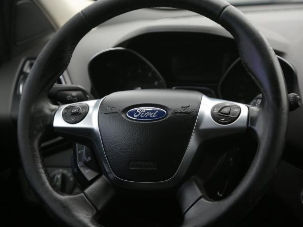 Ford Kuga II Рестайлинг с пробегом 2016 года, цена 1 296 000 рублей, 196500 км, внедорожник, Автокод Объявления