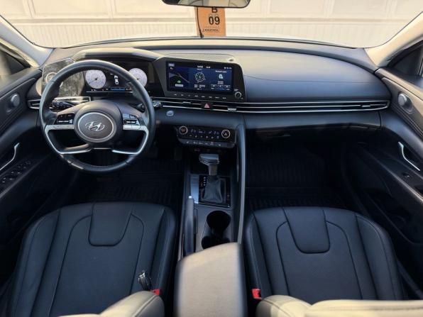 Hyundai Elantra VII (CN7) с пробегом 2023 года, цена 2 150 000 рублей, 47493 км, седан, Автокод Объявления