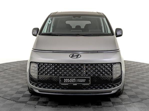 Hyundai Staria I с пробегом 2024 года, цена 6 414 500 рублей, 10142 км, минивэн, Автокод Объявления