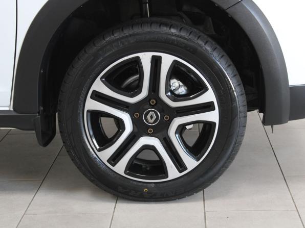 Renault Logan II Рестайлинг с пробегом 2022 года, цена 1 359 900 рублей, 85960 км, седан, Автокод Объявления