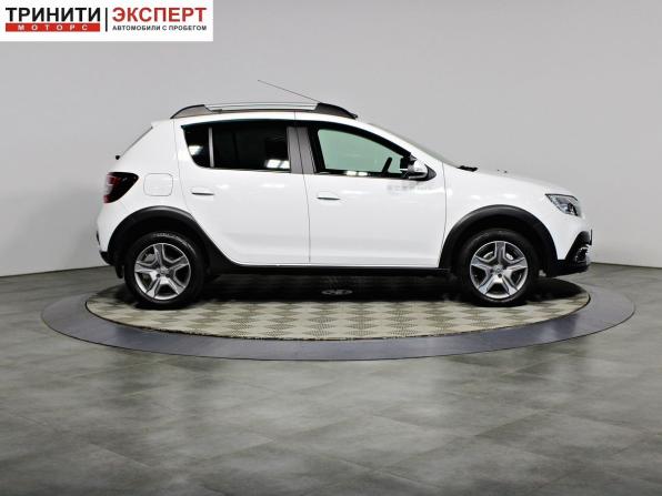 Renault Sandero II Рестайлинг с пробегом 2019 года, цена 1 397 000 рублей, 76405 км, хэтчбек, Автокод Объявления