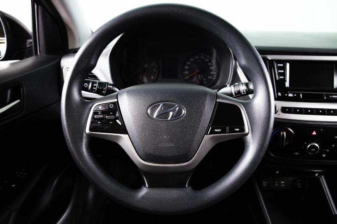 Hyundai Solaris II с пробегом 2018 года, цена 1 069 000 рублей, 209000 км, седан, Автокод Объявления