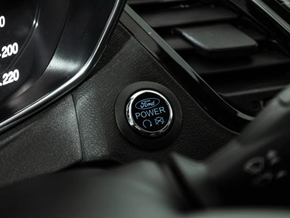 Ford Fiesta Mk6 Рестайлинг с пробегом 2015 года, цена 909 700 рублей, 144578 км, хэтчбек, Автокод Объявления