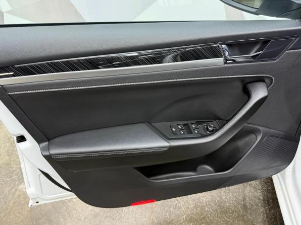 Skoda Superb III Рестайлинг с пробегом 2024 года, цена 4 500 000 рублей, 7025 км, лифтбек, Автокод Объявления