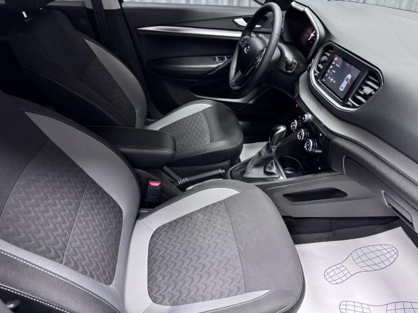 Lada (ВАЗ) Vesta I Рестайлинг (NG) с пробегом 2024 года, цена 1 300 000 рублей, 35000 км, седан, Автокод Объявления