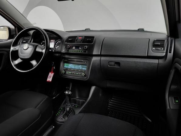 Skoda Fabia II Рестайлинг с пробегом 2011 года, цена 728 000 рублей, 110000 км, хэтчбек, Автокод Объявления