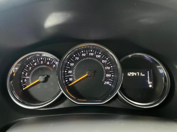 Renault Logan II Рестайлинг с пробегом 2019 года, цена 998 000 рублей, 129000 км, седан, Автокод Объявления