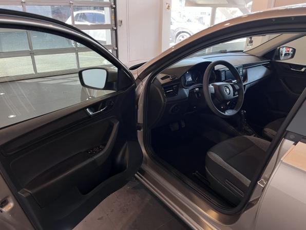 Skoda Rapid II с пробегом 2021 года, цена 1 285 000 рублей, 210969 км, лифтбек, Автокод Объявления