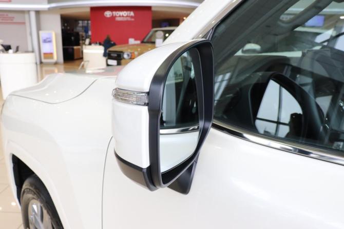 Toyota Land Cruiser 300 Series с пробегом 2023 года, цена 15 700 000 рублей, 1 км, внедорожник, Автокод Объявления