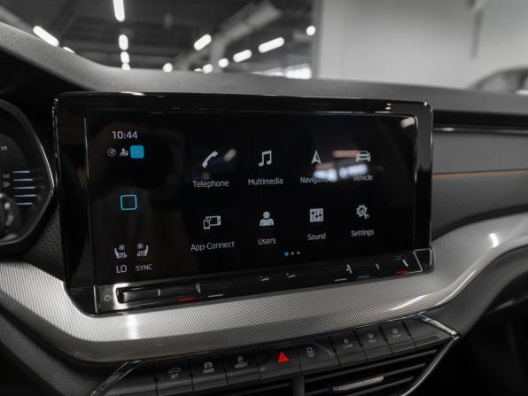Skoda Octavia IV (A8) с пробегом 2021 года, цена 2 810 000 рублей, 38711 км, лифтбек, Автокод Объявления