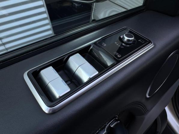 Land Rover Range Rover IV Рестайлинг с пробегом 2019 года, цена 5 750 000 рублей, 152637 км, внедорожник, Автокод Объявления