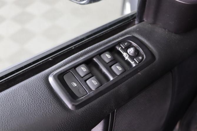 Land Rover Discovery IV с пробегом 2012 года, цена 1 699 990 рублей, 327093 км, внедорожник, Автокод Объявления