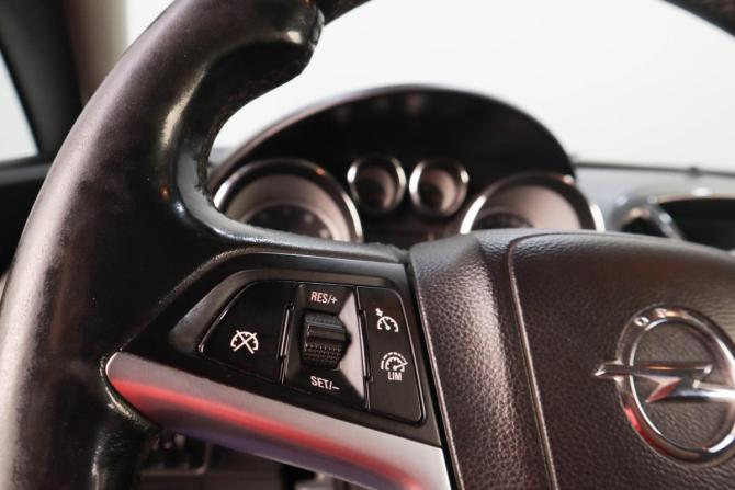 Opel Astra J Рестайлинг с пробегом 2013 года, цена 729 000 рублей, 218000 км, хэтчбек, Автокод Объявления