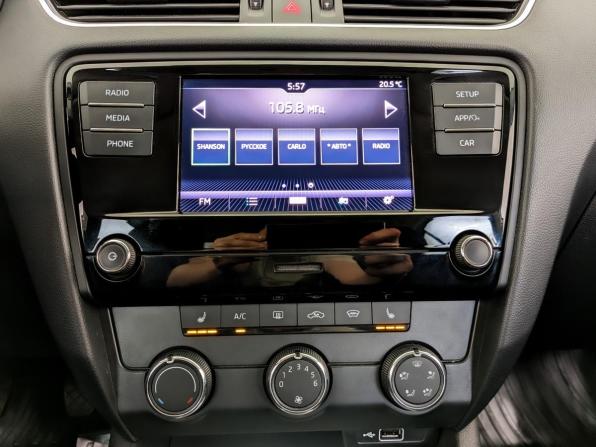Skoda Octavia III (A7) Рестайлинг с пробегом 2019 года, цена 1 350 000 рублей, 123208 км, лифтбек, Автокод Объявления