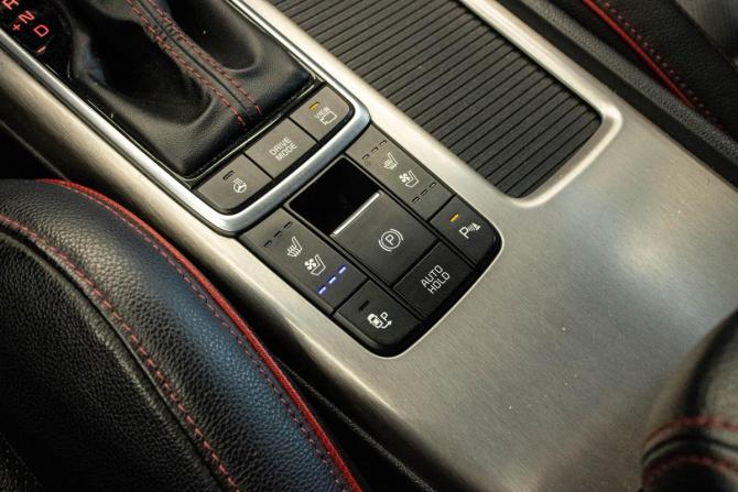Kia Optima IV Рестайлинг с пробегом 2019 года, цена 2 184 000 рублей, 92525 км, седан, Автокод Объявления