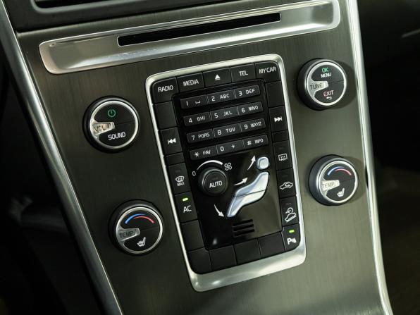 Volvo XC60 I Рестайлинг с пробегом 2013 года, цена 1 749 585 рублей, 220000 км, внедорожник, Автокод Объявления
