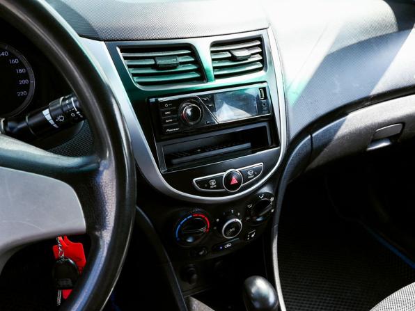 Hyundai Solaris I с пробегом 2010 года, цена 665 000 рублей, 253143 км, седан, Автокод Объявления