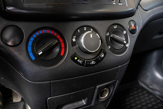 Chevrolet Aveo I Рестайлинг с пробегом 2010 года, цена 320 000 рублей, 176109 км, седан, Автокод Объявления
