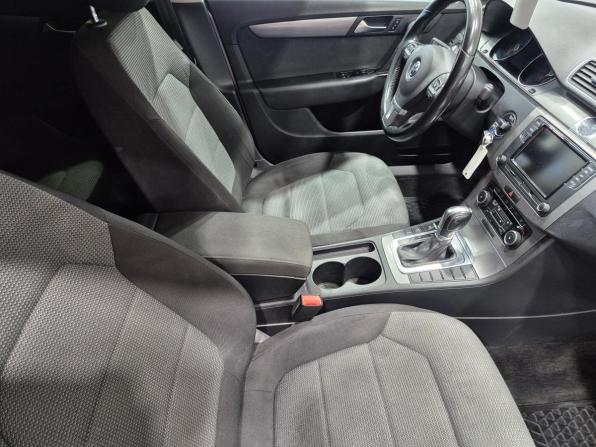 Volkswagen Passat B7 с пробегом 2011 года, цена 900 000 рублей, 120000 км, универсал, Автокод Объявления