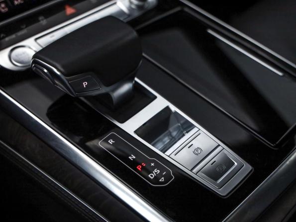 Audi Q8 I (4M) с пробегом 2018 года, цена 4 367 873 рубля, 172536 км, внедорожник, Автокод Объявления