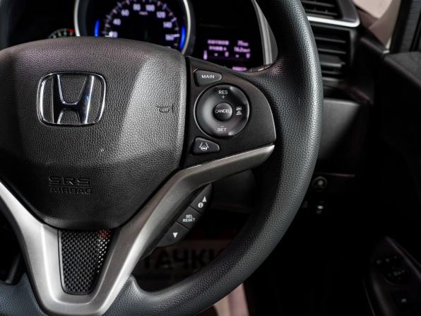 Honda Fit III Рестайлинг с пробегом 2017 года, цена 1 250 000 рублей, 30200 км, хэтчбек, Автокод Объявления