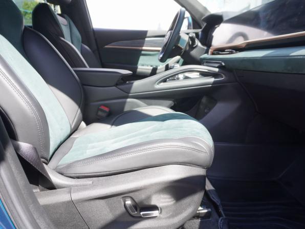 Geely Monjaro I с пробегом 2023 года, цена 3 300 000 рублей, 53565 км, внедорожник, Автокод Объявления