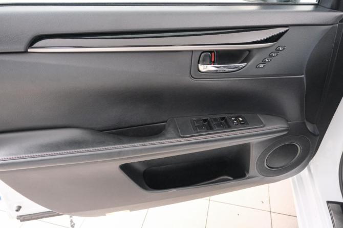 Lexus ES VI с пробегом 2015 года, цена 2 099 000 рублей, 167000 км, седан, Автокод Объявления