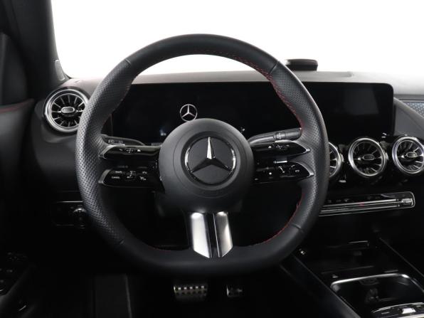 Mercedes-Benz GLA II (H247) Рестайлинг с пробегом 2025 года, цена 6 137 010 рублей, 3656 км, внедорожник, Автокод Объявления