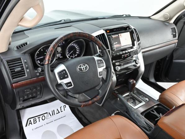 Toyota Land Cruiser 200 Series Рестайлинг 1 с пробегом 2014 года, цена 2 299 000 рублей, 120678 км, внедорожник, Автокод Объявления