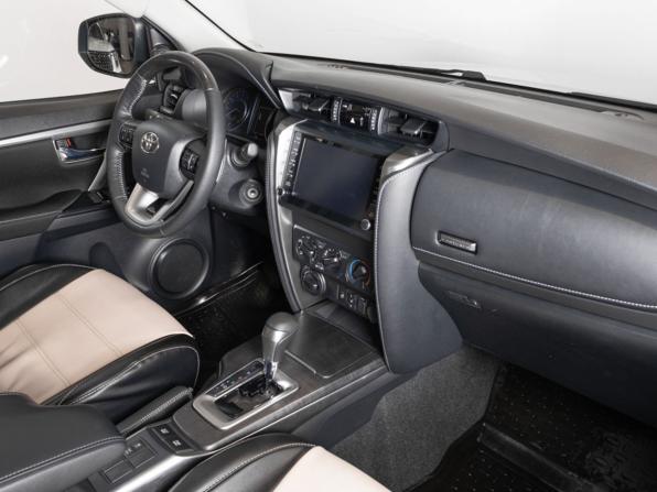 Toyota Fortuner II Рестайлинг с пробегом 2021 года, цена 4 235 000 рублей, 92641 км, внедорожник, Автокод Объявления