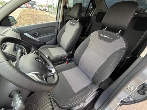 Renault Logan II Рестайлинг с пробегом 2021 года, цена 1 350 000 рублей, 54250 км, седан, Автокод Объявления
