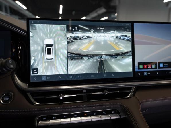 Geely Monjaro I Рестайлинг 2 с пробегом 2026 года, цена 4 135 000 рублей, 30 км, внедорожник, Автокод Объявления