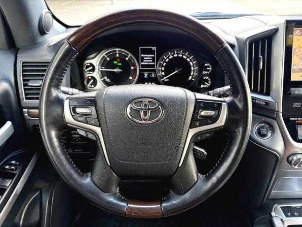Toyota Land Cruiser 200 Series Рестайлинг 2 с пробегом 2018 года, цена 7 700 000 рублей, 181219 км, внедорожник, Автокод Объявления