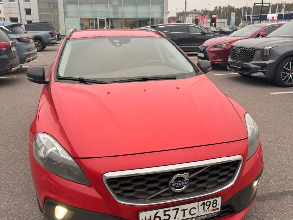 Volvo V40 Cross Country I с пробегом 2015 года, цена 1 300 000 рублей, 177000 км, хэтчбек, Автокод Объявления
