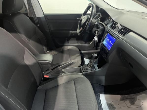 Skoda Rapid I с пробегом 2015 года, цена 855 000 рублей, 301309 км, лифтбек, Автокод Объявления