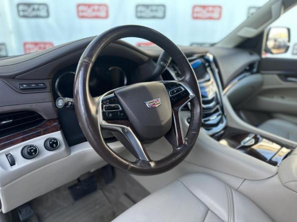 Cadillac Escalade IV с пробегом 2016 года, цена 4 499 990 рублей, 148000 км, внедорожник, Автокод Объявления