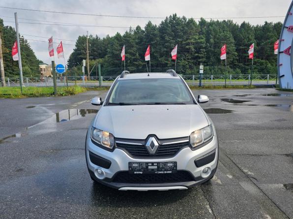 Renault Sandero II Рестайлинг с пробегом 2018 года, цена 944 995 рублей, 156238 км, хэтчбек, Автокод Объявления