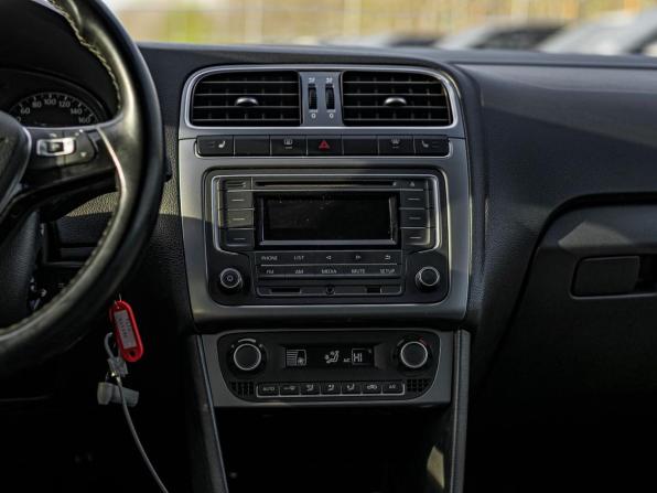 Volkswagen Polo V Рестайлинг с пробегом 2016 года, цена 1 120 000 рублей, 87863 км, седан, Автокод Объявления