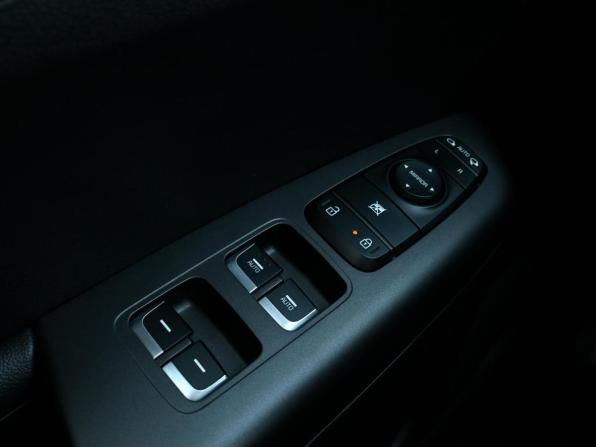 Kia Sportage IV Рестайлинг с пробегом 2022 года, цена 3 079 000 рублей, 12427 км, внедорожник, Автокод Объявления