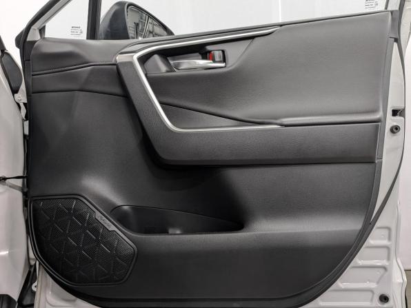 Toyota RAV4 V (XA50) с пробегом 2021 года, цена 3 050 000 рублей, 62472 км, внедорожник, Автокод Объявления
