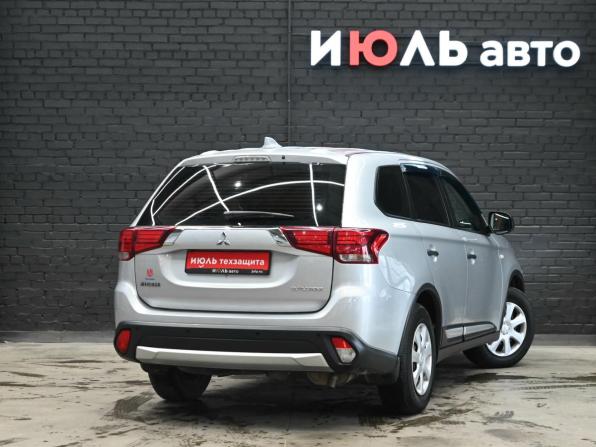 Mitsubishi Outlander III Рестайлинг 2 с пробегом 2017 года, цена 1 930 000 рублей, 89185 км, внедорожник, Автокод Объявления
